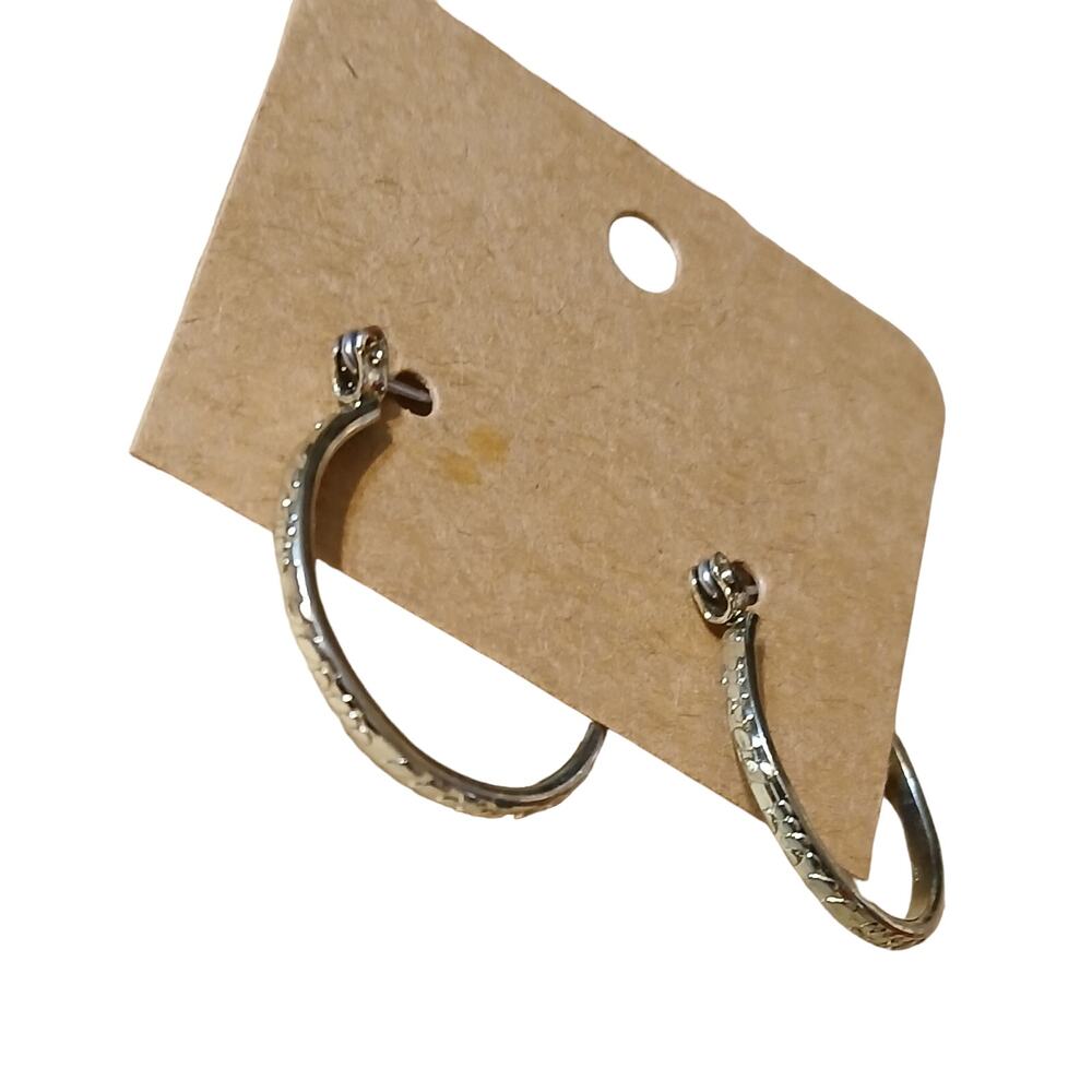 Med Sliver Hoop